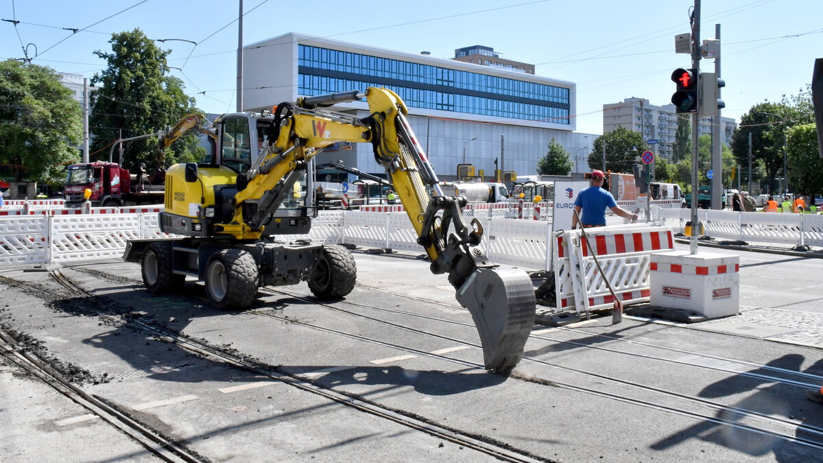 Straßburger Platz Road Construction: Updates on Dresden’s Tram Network and Improvement Timeline