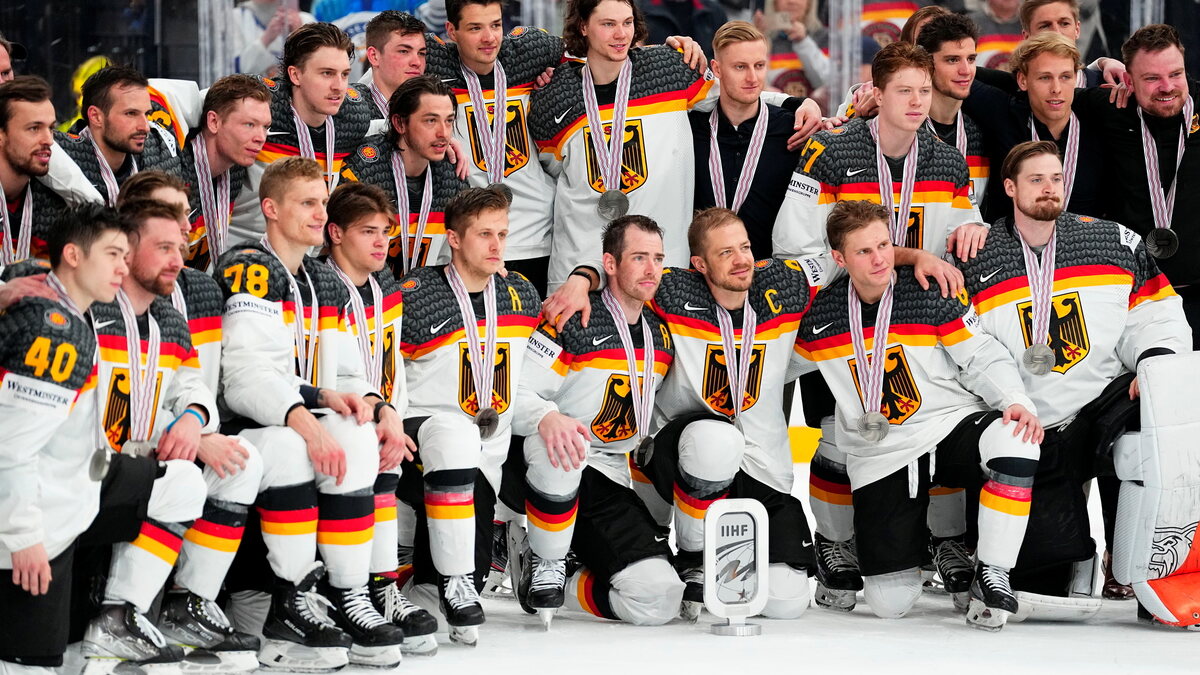 Eishockey-WM-Deutschland-schafft-Sensation-trotz-Niederlage-im-Finale