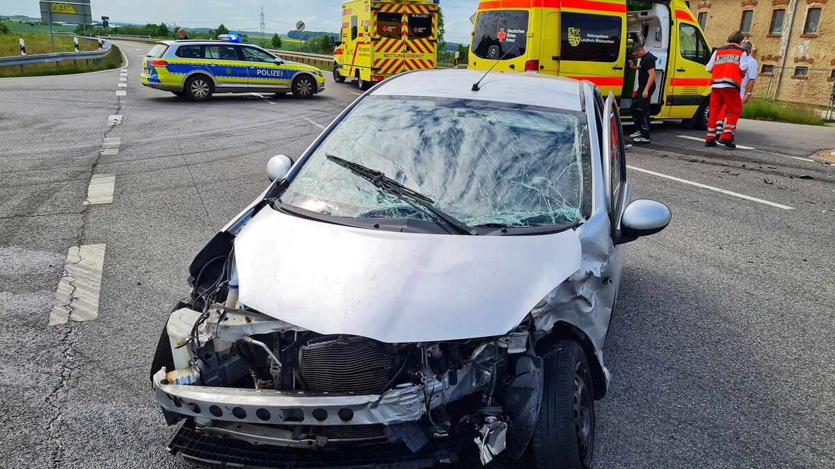 Döbeln Unfall: Naundorf: Frontal-Unfall Am Grünen Haus | Sächsische.de