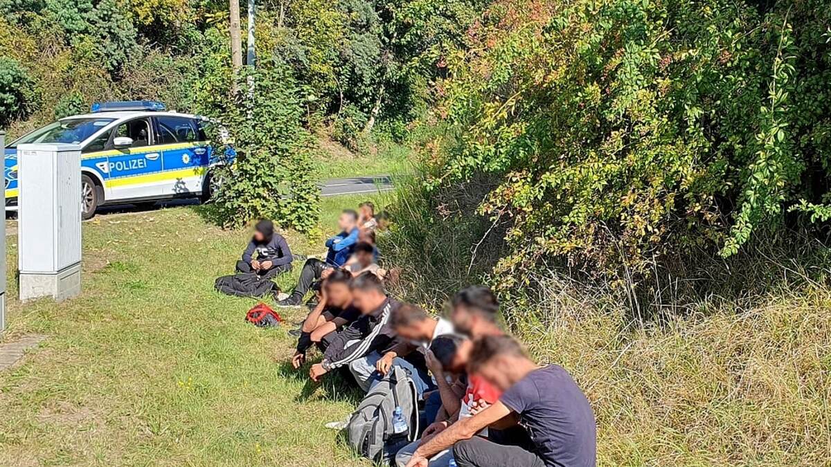 Major Attack in Dresden-Klotzsche: Federal Police Arrest 25 Traffickers