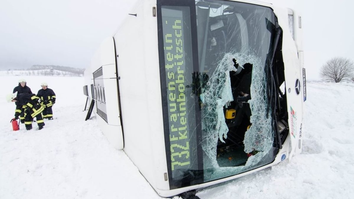 Mehrere Verletzte Bei Busunfall | Sächsische.de