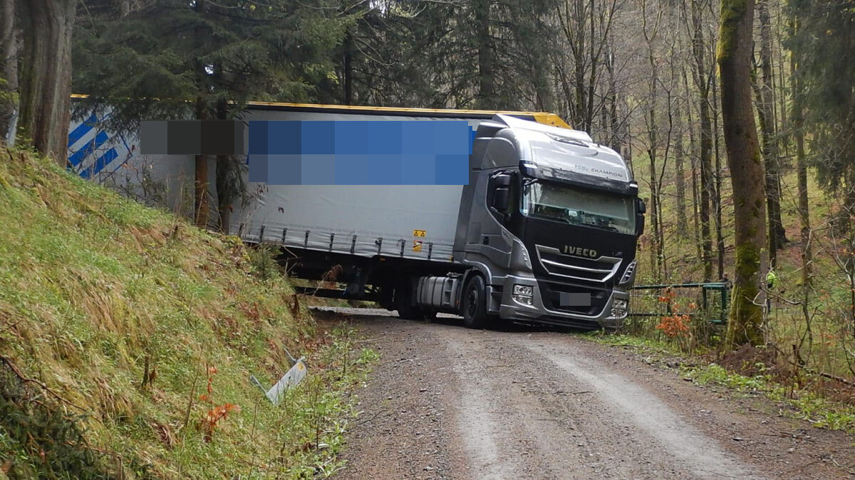 Navi schickt Lkw-Fahrer in den erzgebirgischen Wald