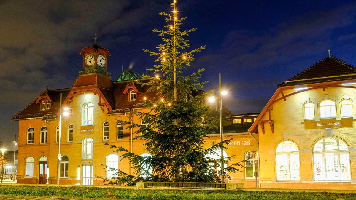 Radebeul Witzfigur statt Weihnachtsbaum in Ost?! Sächsische.de