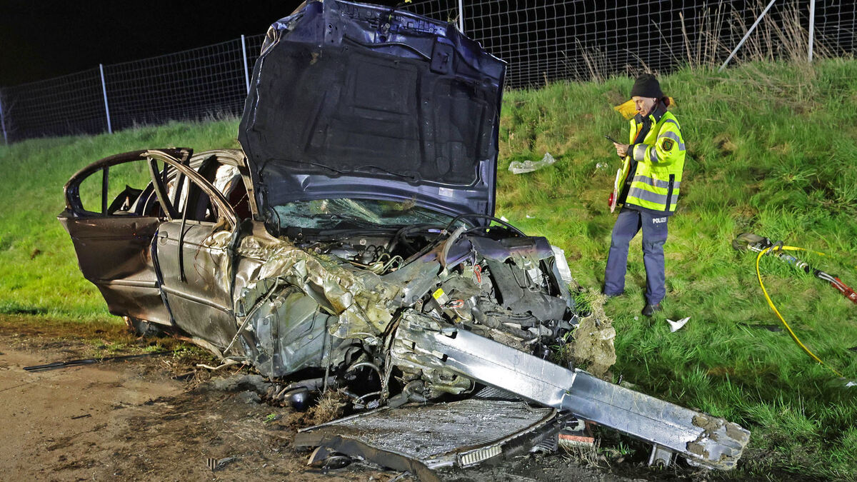 Unfall Auf A4 Bei Hohenstein Ernstthal Ein Schwerverletzter Nach Autoüberschlag Sächsischede 2967