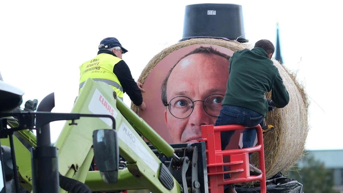 Angry Farmers in Dresden Protest Delayed EU Agricultural Funding in Saxony