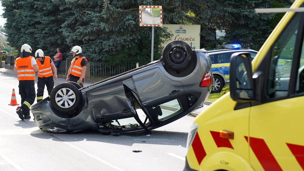 Bautzen Unfall Schwerer Unfall Auf Der B In Neukirch Lausitz S Chsische De