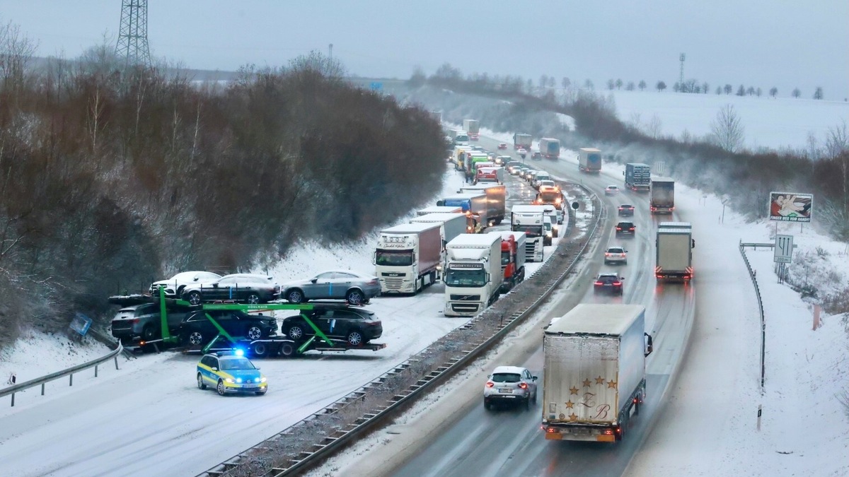 Pirna: Lkw Blockiert A 17: Stau Bis Dresden | Sächsische.de