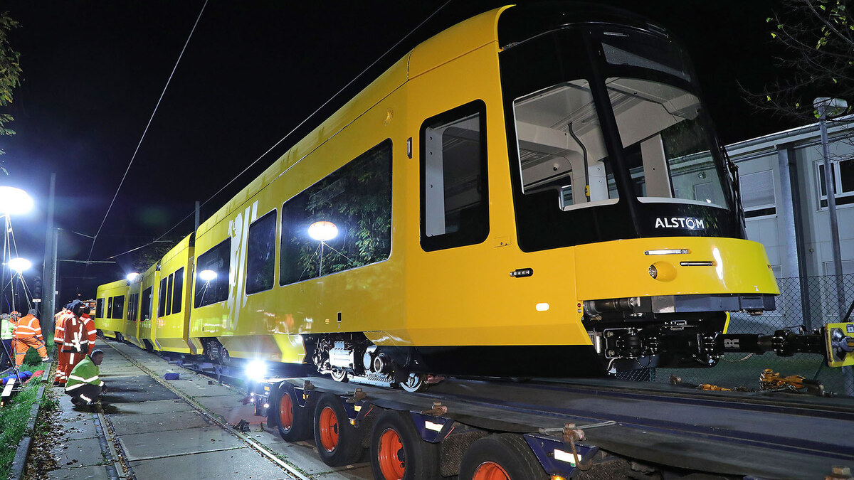 Dresden: Another new tram for DVB has arrived