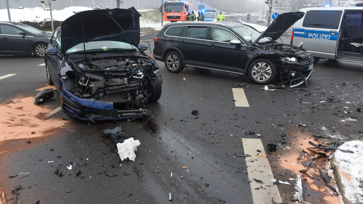 Leipzig: Schwerverletzter Bei Unfall Auf B6-Kreuzung | Sächsische.de