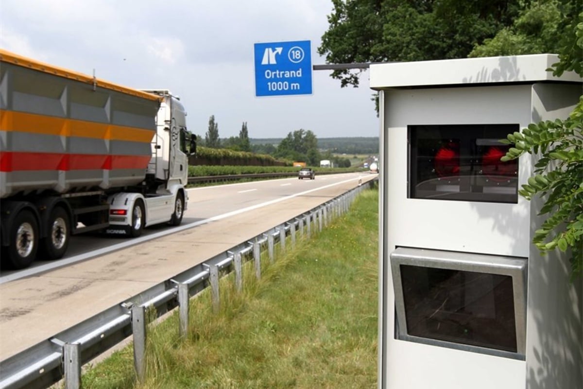 Neuer Blitzer Auf Der A13 | Sächsische.de