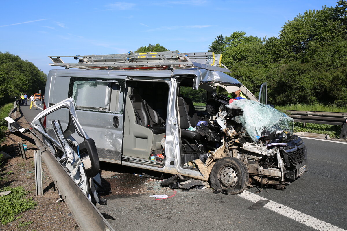 Ein Toter Bei Unfall Im Vogtland | Sächsische.de