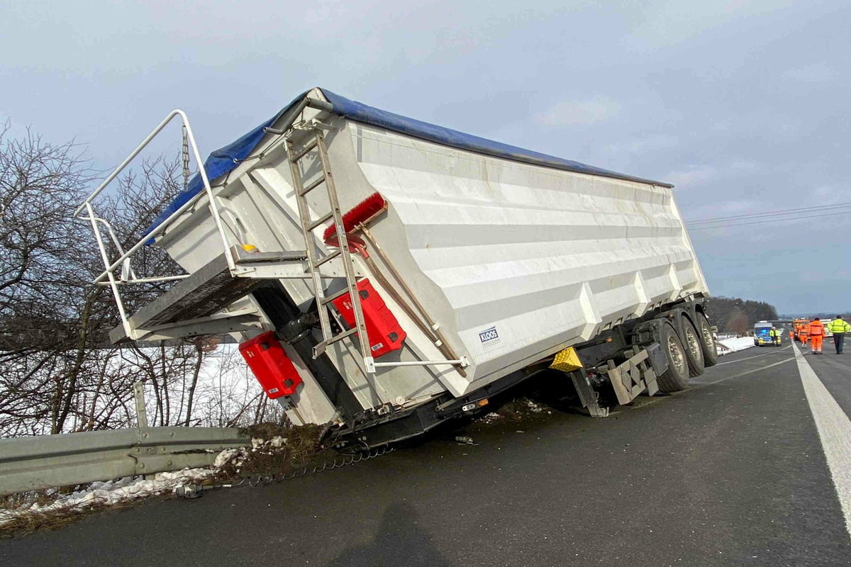 LKW Verliert Sattelauflieger | Sächsische.de