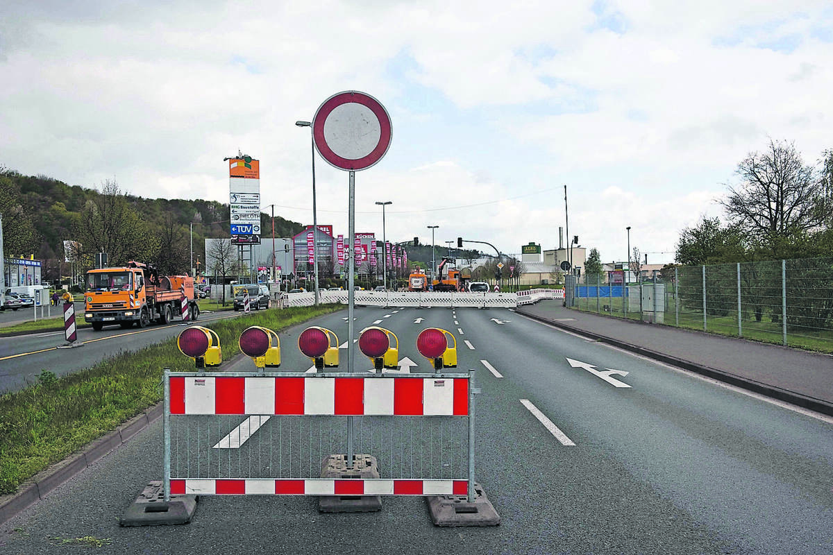 Weiteres Hinweisschild zur Straßensperrung | Sächsische.de