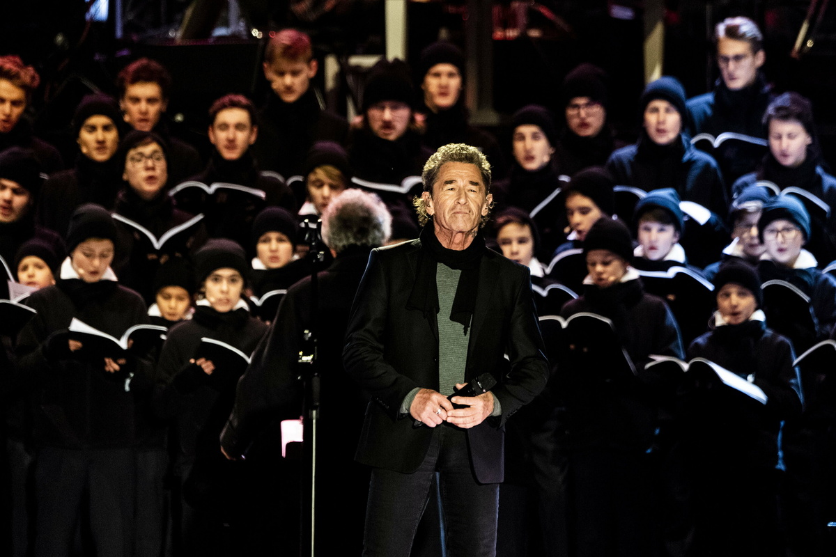 „Das war ein emotionaler Abend“, sagt Peter Maffay über seinen Auftritt beim Adventskonzert 2018. Was er damals mit den Kruzianern gesungen hat, singt er nun auf der CD: „Ich wollte nie erwachsen sein“ und „Leise rieselt der Schnee“.
