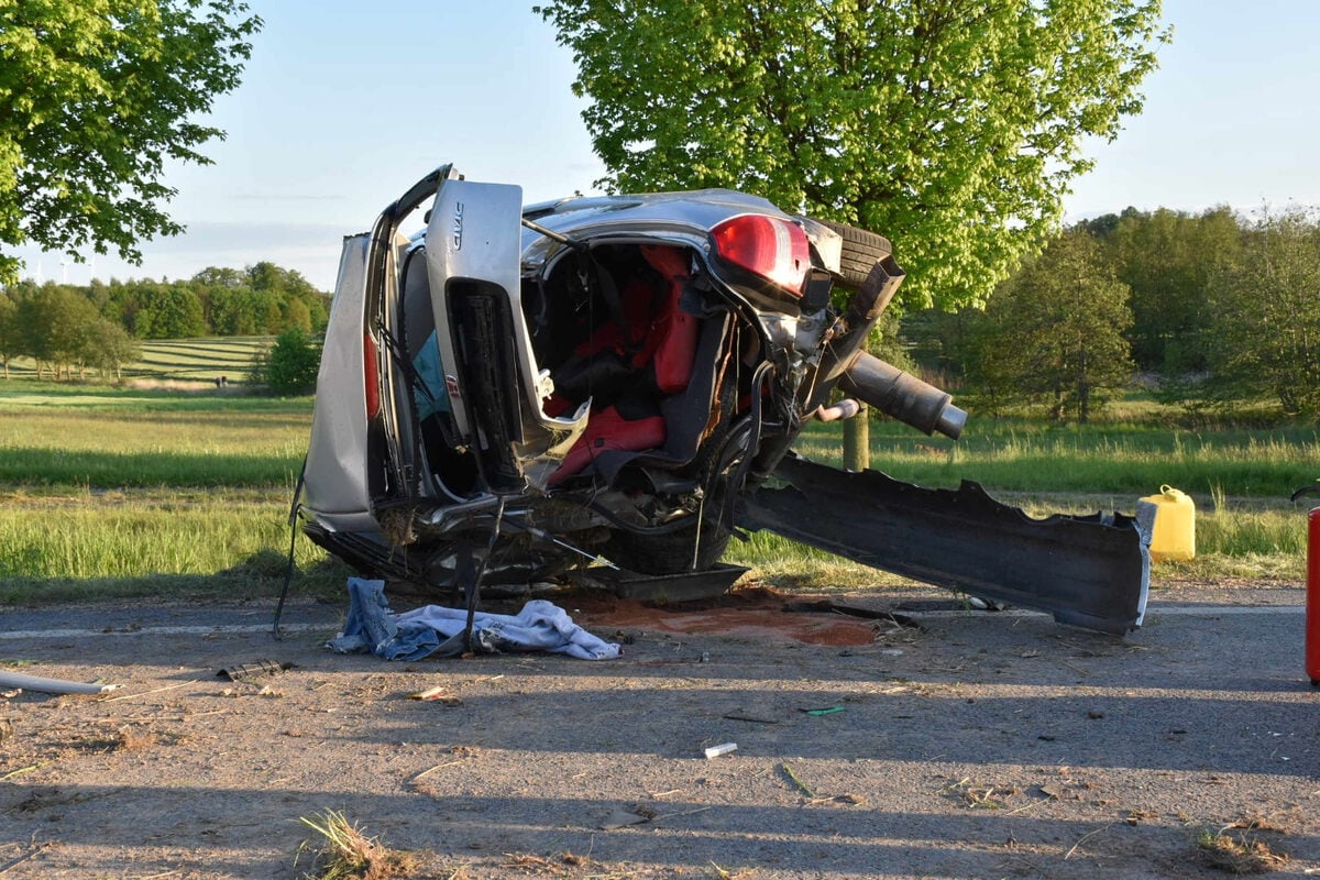 Fahrerflucht Nach Schwerem Unfall Auf B6 | Sächsische.de