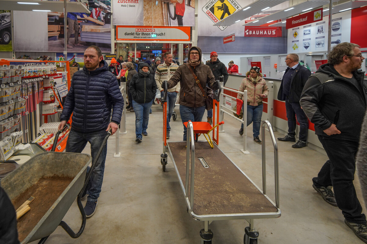 Das Passierte Als Dresdens Grosster Baumarkt Offnete Sachsische De