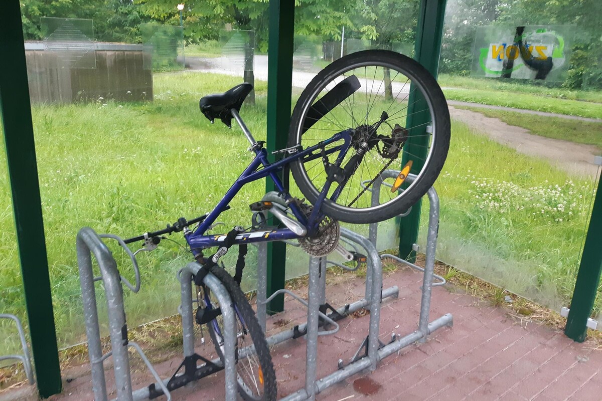 Wer hat dieses Fahrrad demoliert? Sächsische.de
