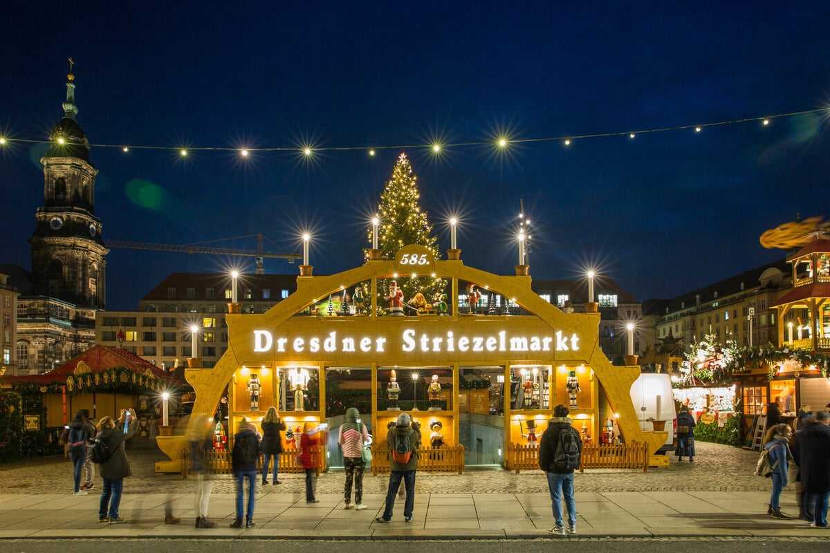 Der Striezelmarkt Knipst Das Licht An | Sächsische.de