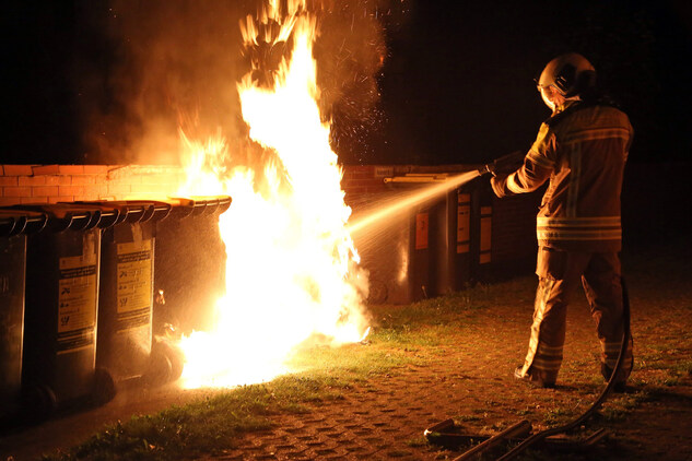 Mülltonne in Brand gesetzt | Sächsische.de