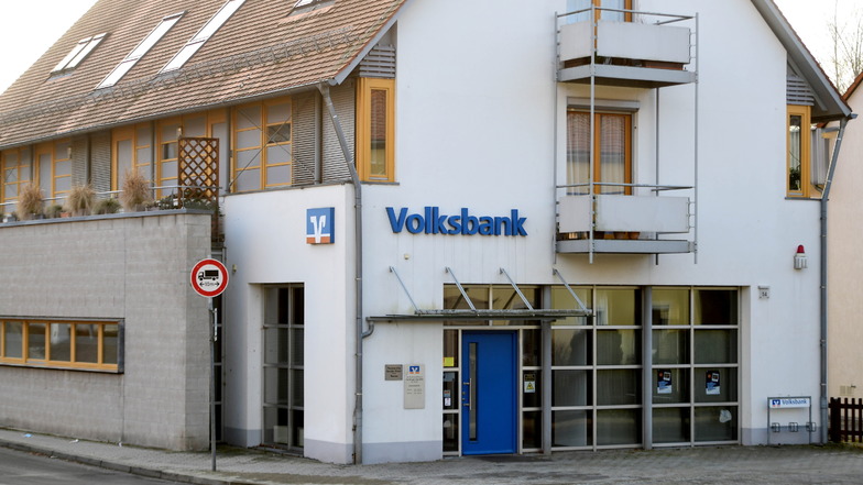 Von außen alles wie immer - doch die Volksbank hat ihre Filiale in Ebersbach
innen komplett umgebaut.