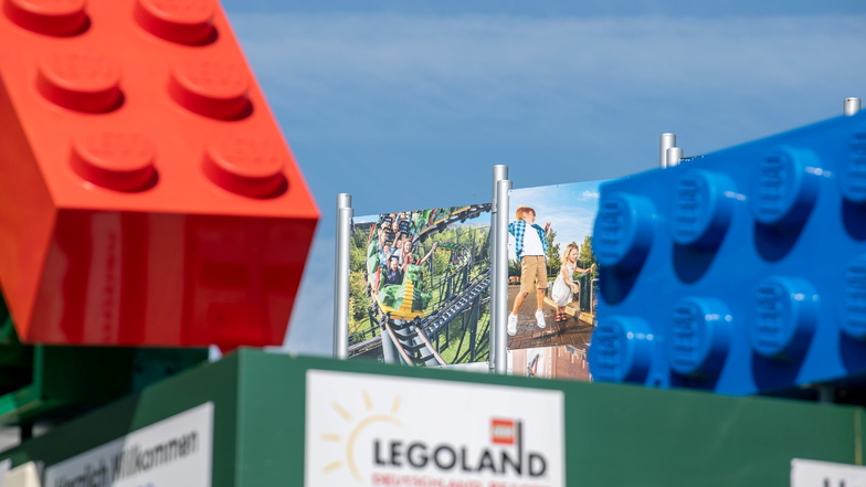 Bei dem Unfall auf einer Achterbahn im Legoland im schwäbischen Günzburg sind mindestens 34 Menschen verletzt worden, zwei davon schwer.