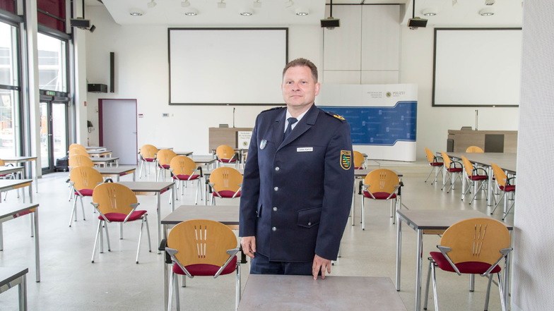 Rektor Carsten Kaempf leitet den Aufbaustab zur Neustrukturierung der sächsischen Polizeihochschule. Zum 1. Juli verlässt er die Einrichtung und wechselt nach Chemnitz.