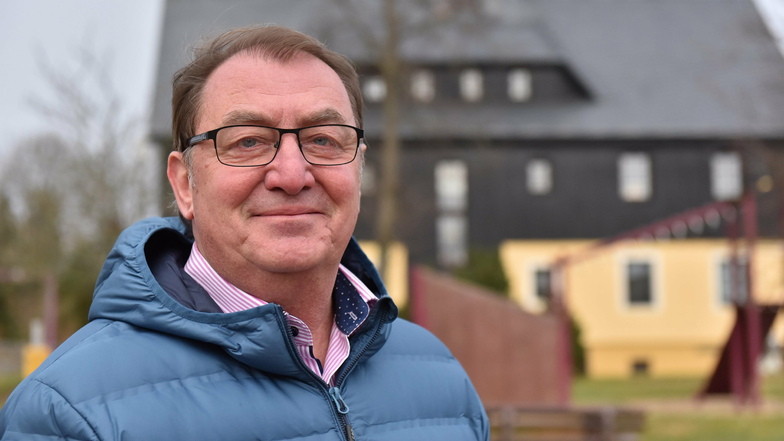 Der 63-jährige Andreas Liebscher ist ehrenamtlicher Bürgermeister der Gemeinde Hermsdorf/Erzgebirge. Er will bei der Wahl nächstes Jahr wieder für den Fremdenverkehrsverein antreten.