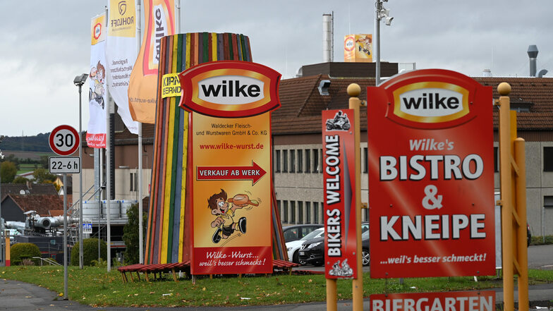 Die Einfahrt zum Werksgelände der Firma Wilke im hessischen Twistetal. Das Unternehmen wurde vergangene Woche geschlossen und hat Insolvenz angemeldet.