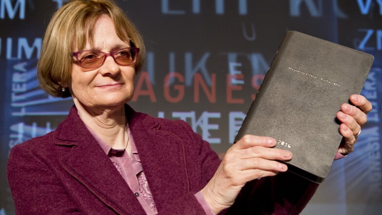 Die tschechische Schriftstellerin und Literaturtheoretikerin Daniela Hodrová ist tot. Sie starb am Freitagabend im Alter von 78 Jahren.