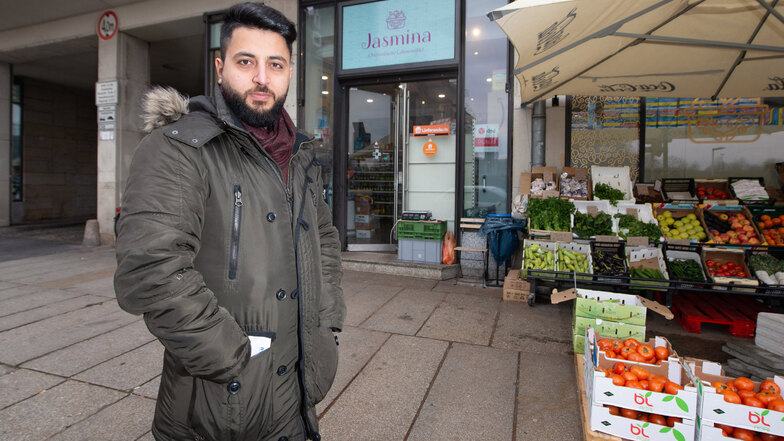 Seit 2018 verkauft Khaled Al-Abbas in der Ringstraße 5 orientalische Lebensmittel. Nun soll dort Schluss sein. Das will er nicht akzeptieren..