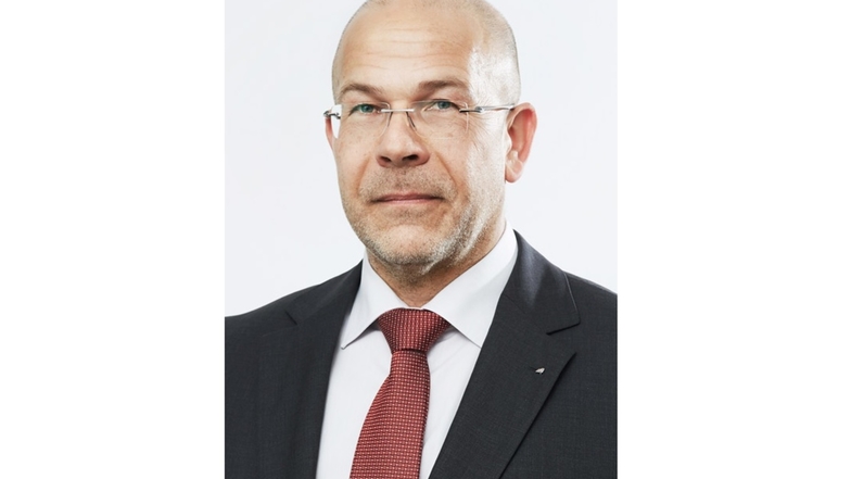 Dr. Ulf Sengebusch (58) ist seit 2004 Geschäftsführer des MDK in Sachsen. Der gebürtige Dresdner hat Medizin in Berlin und Dresden studiert. Vorm Wechsel zum MDK war er Oberarzt und Leiter der Kinderanästhesie am Uniklinikum Dresden.