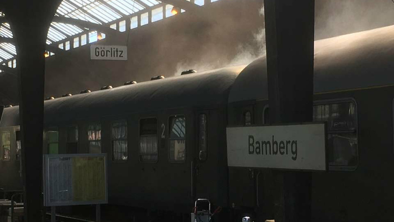 Zeitgenössische Züge stehen im Görlitzer Bahnhof - der für den Film aber zum Bamberger Bahnhof wurde.