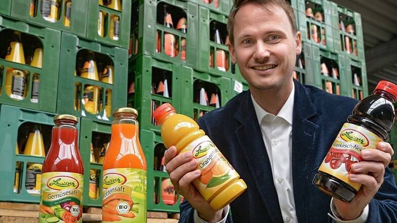 Maximilian Deharde folgt in der Lausitzer Früchteverarbeitung in Sohland an der Spree ebenfalls neuen Ernährungstrends.