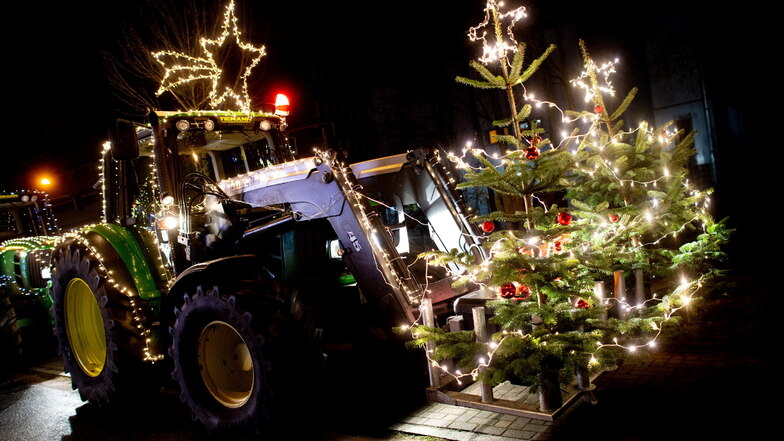 In anderen Kommunen gibt es sie schon - die Lichterfahrt vor Weihnachten. Nun freuen sich die Ostrauer und Zschaitz-Ottewiger auf ihren leuchtenden Konvoi.
