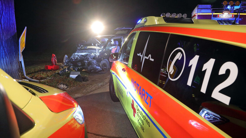 Bei schweren Unfällen wie diesem in Kesselsdorf ist es entscheidend, wie schnell die Rettungskräfte vor Ort sind.