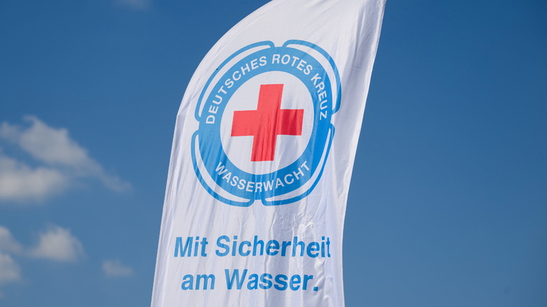 Die Wasserwacht des Deutschen Roten Kreuzes (DRK) in Sachsen warnt vor dem Baden in kalten Gewässern an diesem Wochenende.
