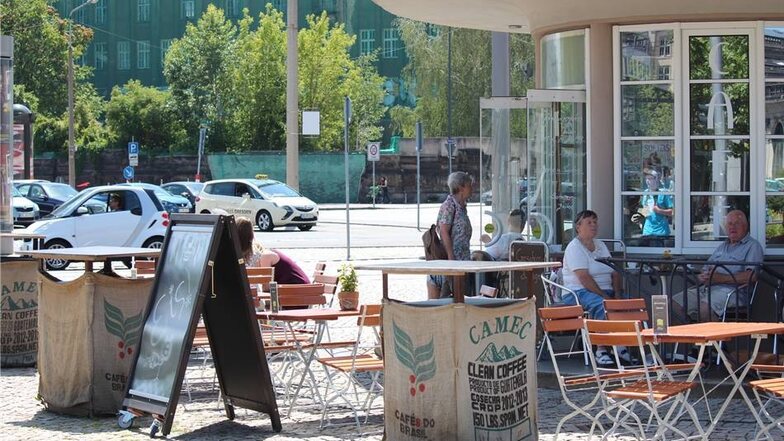 Der Unternehmer aus Zabeltitz, einem Ortsteil von Großenhain, plant ein Café mit Käseraclette, Softeis vom Biohof und Obstweinen aus der eigenen Produktion.