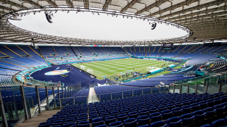 Rom, Olympiastadion: 16.000 zugelassene Zuschauer; drei Gruppenspiele, ein Viertelfinale.