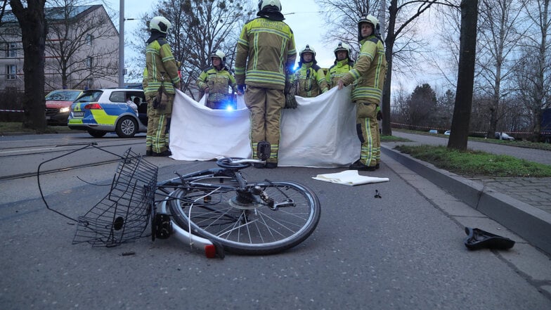 Die Fahrradfahrerin starb an der Unfallstelle.