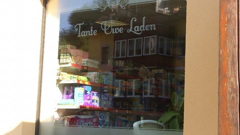 Rechtselbisch in Niederrathen gibt es die Grundversorgung im „Tante-Uwe-Laden“.