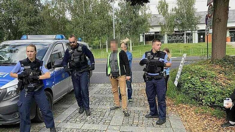 Wegen des aggressiven Verhaltens dieses Mannes im Beruflichen Schulzentrum Zittau im September 2021 musste die Polizei anrücken.