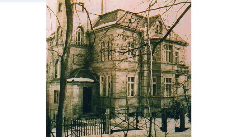 Das Foto unten das einstige Haus der Diakonissen auf dem Pfaffendorfer Weg.