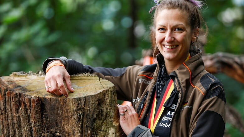 Siegerehrung bei den Deutschen Meisterschaften im Speedcarving, Beckenberg Eibau. Es ist das erste Mal, dass eine Frau gewonnen hat.
Nach vier Runden mit 16 Teilnehmern gewann Res Hofmann. Zweiter wurde Uwe Hempel
