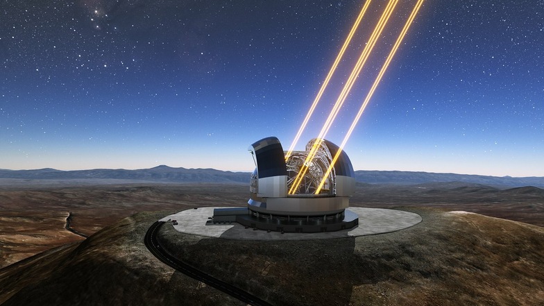 Die Computergrafik zeigt das in Nordchile geplante Extremely Large Telescope in Aktion, wie es mit Lasern künstliche Sterne in der Atmosphäre simuliert.