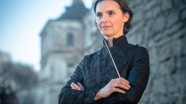 Oksana Lyniv wird eine Männerdomäne ins Wanken bringen. Als erste Dirigentin leitet die 43-Jährige ein Stück bei den Bayreuther Festspielen – die Eröffnung am Sonntag mit dem „Fliegenden Holländer“.