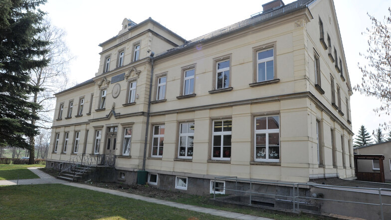 Die Grundschule in Niedercunnersdorf soll einen Anbau erhalten.