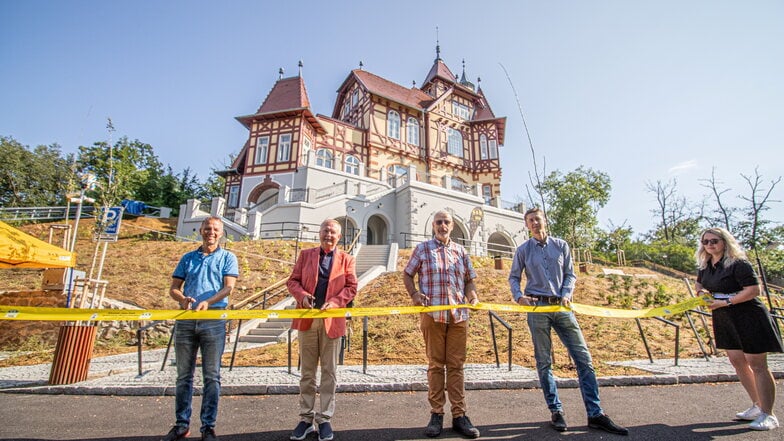 Vor wenigen Tagen ist die Burgsbergbaude in Varnsdorf und ihr Umfeld von den Bauarbeitern an die Stadt übergeben worden. Sie und ihr Grundstück wurden saniert und umgestaltet.