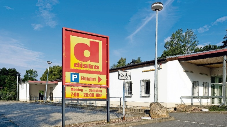 Diese Fotomontage nimmt die Zukunft vorweg: Edeka-Tochter Diska zieht vorübergehend in den 2015 geschlossenen Penny-Markt an der Stolpener Straße in Bischofswerda. Die Eröffnung ist für den 10. Oktober 2019 geplant.