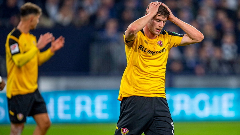 Christoph Daferner kann es nicht fassen: Nach einer guten Leistung verliert Dynamo auf Schalke 0:3.