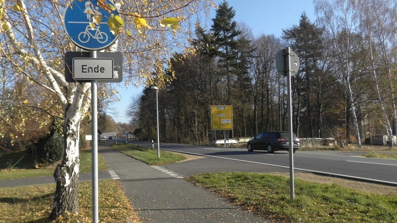 Der Fuß- und Radweg an der B 6 in Holtendorf endet an einer gefährlichen Stelle. In der Nähe befinden sich Bushaltestellen und bis zur Ampelkreuzung darf wieder mit bis zu 70 Stundenkilometern gefahren werden.